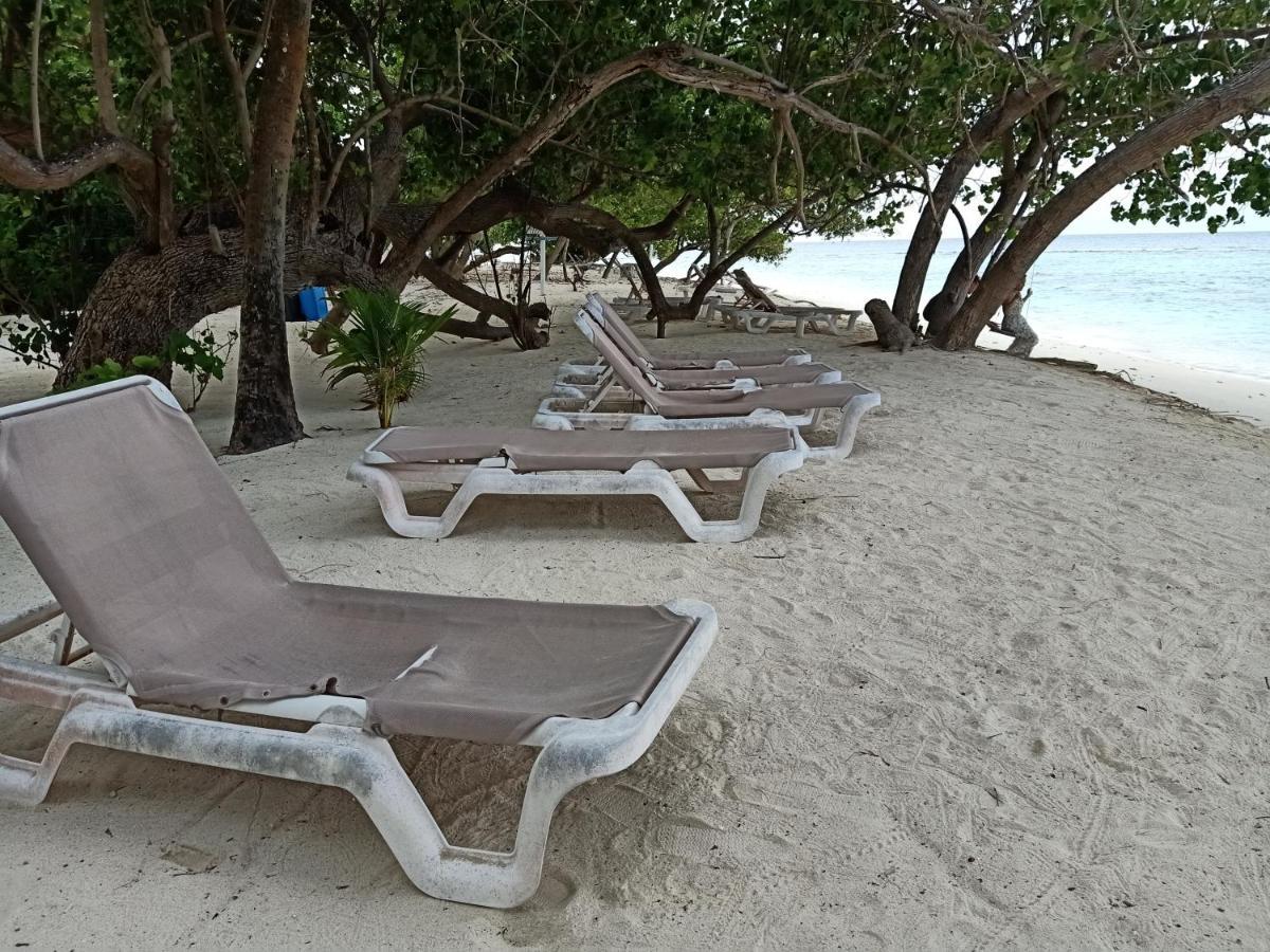 Fins Dive And Leisure Hotel Rasdhoo Exterior photo