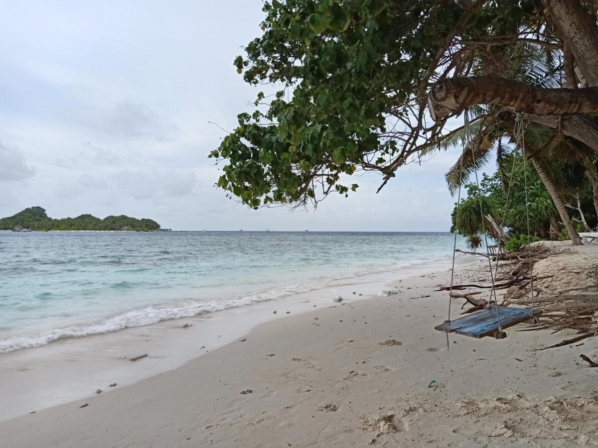 Fins Dive And Leisure Hotel Rasdhoo Exterior photo
